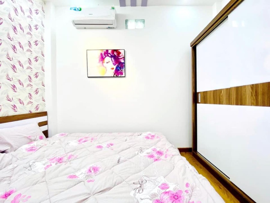 Trốn nợ bán nhanh đang cho thuể 12 triệu tháng. Nhà vuông đẹp DT 35m2 tặng Nội Thất cao cấp, BTCT