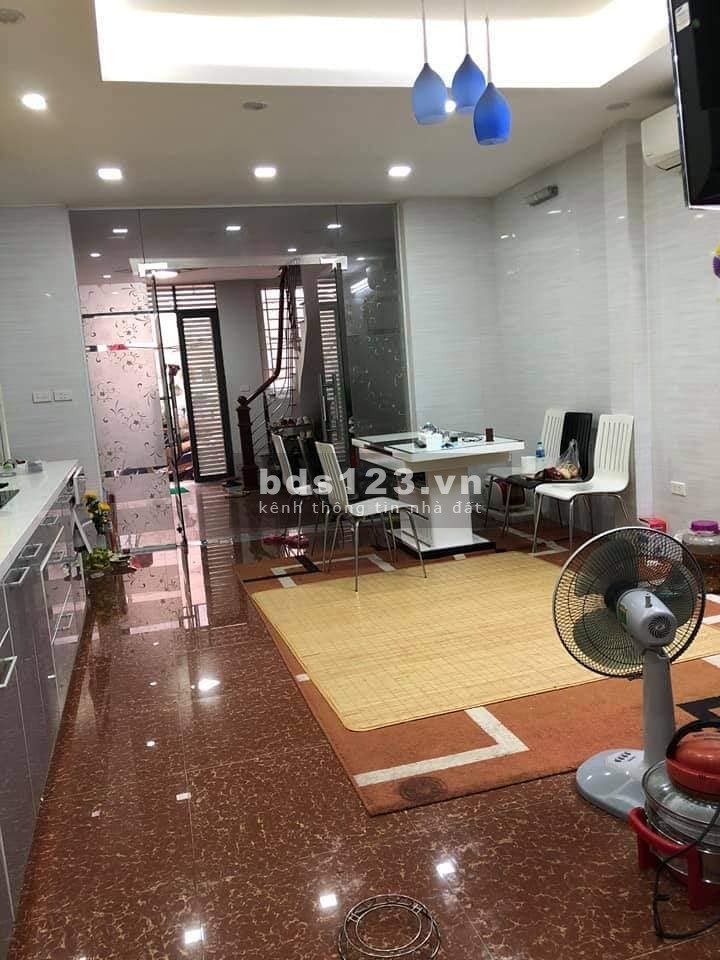 Bán gấp nhà Khương Trung, Quận Thanh Xuân dtsd 60m2, 6 tầng, giá 6.5 tỷ