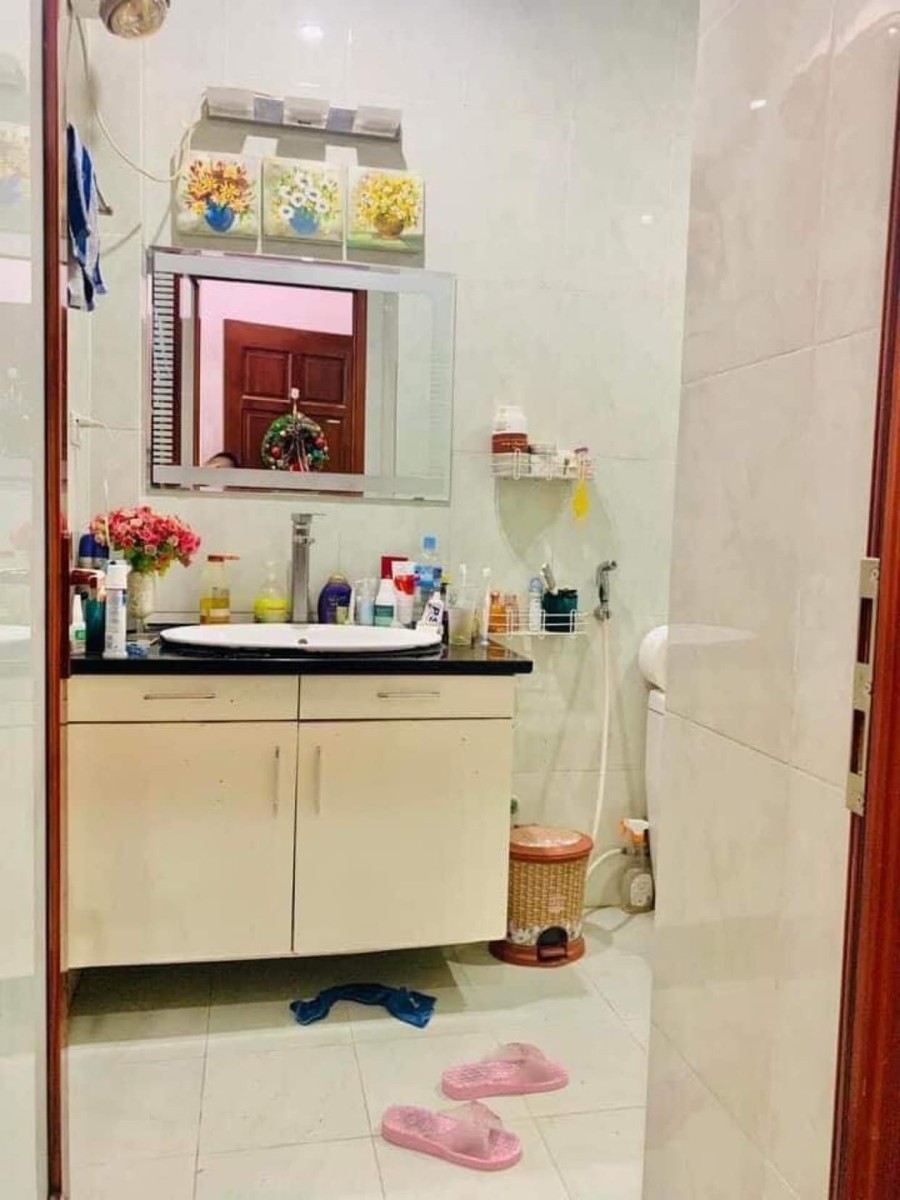 Cần bán nhà Khương Trung Thanh Xuân, 5 tầng đúc, dtsd 35m2, ngõ ô tô chỉ 3.9 tỷ