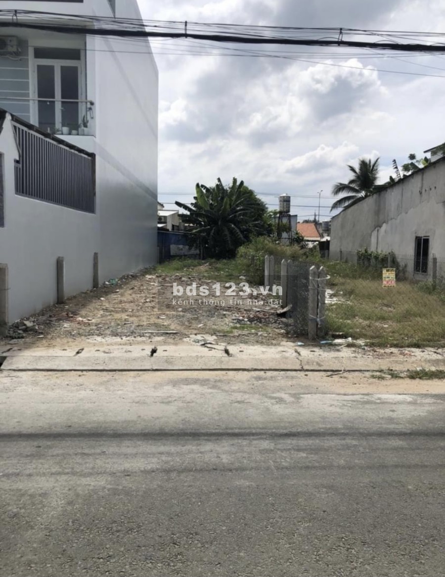 Bán gấp miếng đất ngay đường Tỉnh Lộ 10 đường lớn, xe quay đầu, bao sang tên công chứng
