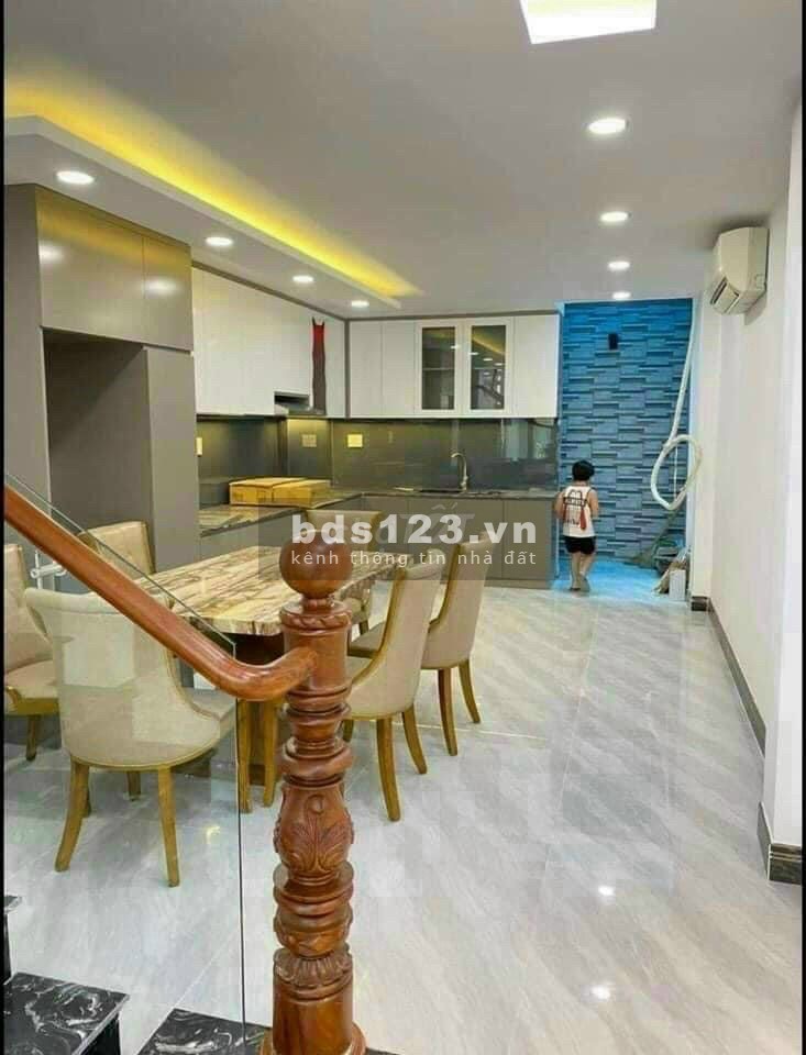 Bán gấp nhà mặt tiền trung tâm Quận 5, giá tốt đầu tư sinh lời 3.1 tỷ, thương lượng