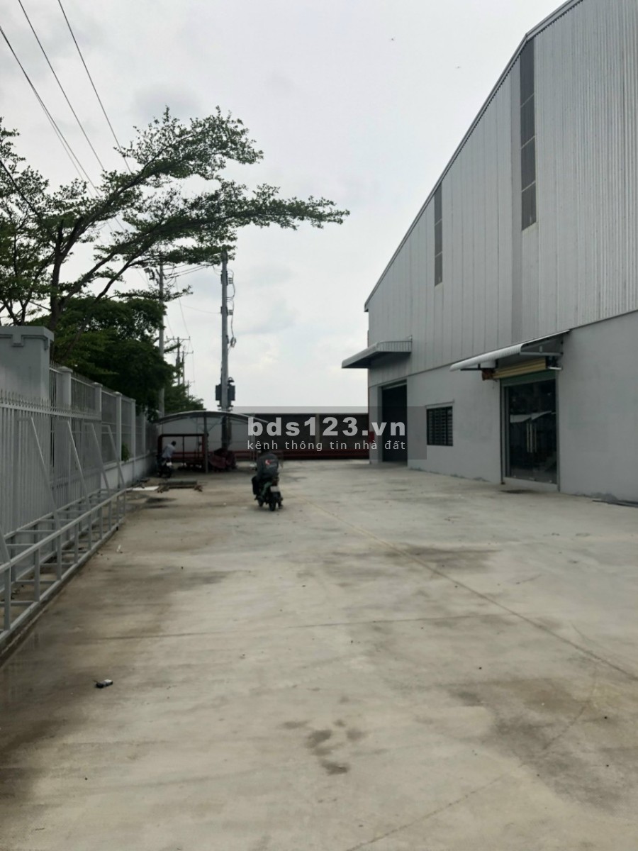 Nhà xưởng cho thuê khu công nghiệp Tân Đô, diện tích 5000m2, giá 310 triệu, lh 0896401042