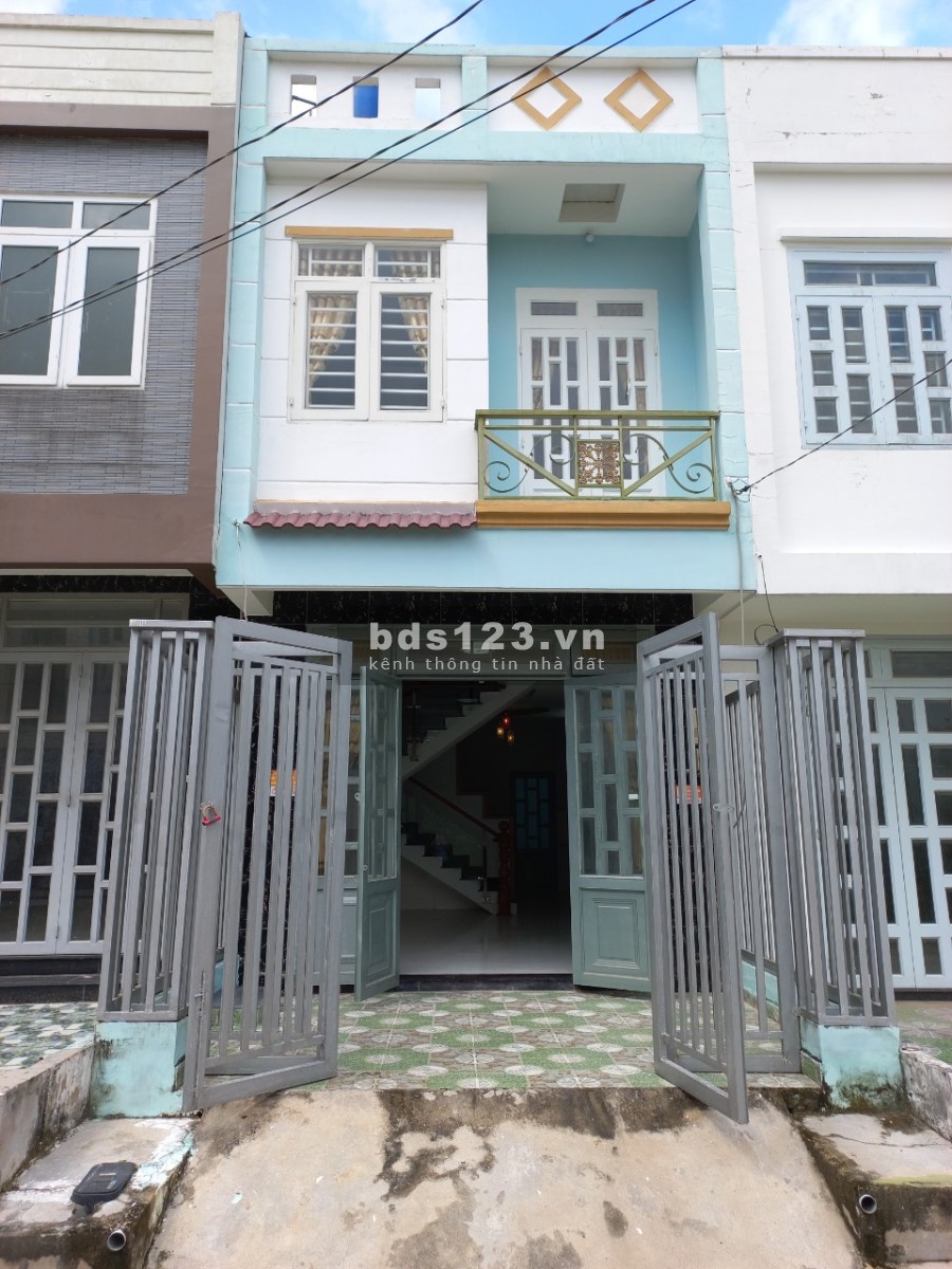 Bán nhà tại xã Bình Mỹ, huyện Củ Chi đúc một trệt, một lầu, sổ chung, liên hệ 0988715847