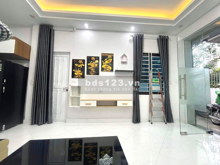 Bán nhà Lê Quang Đạo, Từ Liêm hàng xóm thân thiện, chủ nhà thoả mái dt 31m2, 5 tầng giá 3.5tỷ