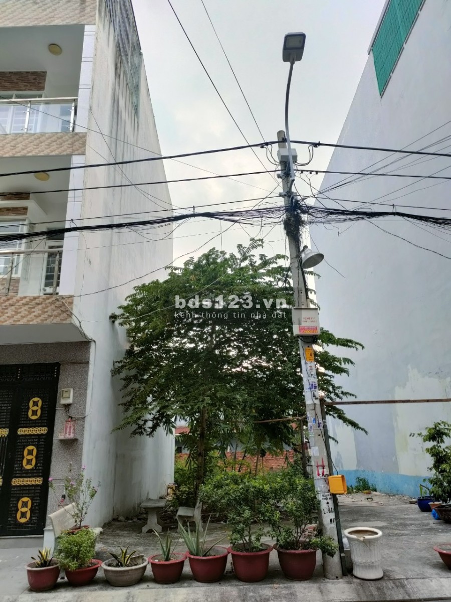 Cần bán nhà nguyên căn mặt tiền khu Vip Bình Phú, diện tích 64m2, giá bán 9.2 tỷ