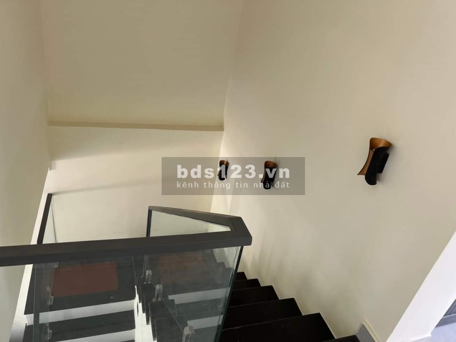 Nhà 100m2 mặt tiền đường 9m sổ hồng riêng. Liên hệ chủ nhà 0937275308