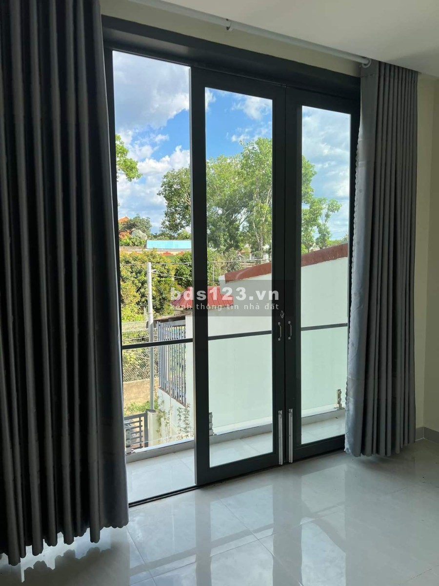 Nhà 100m2 mặt tiền đường 9m sổ hồng riêng. Liên hệ chủ nhà 0937275308