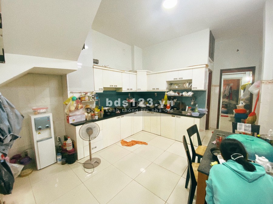 Bán nhà Quận Tân Phú hẻm 8m gần Aeon Tân Phú giấy tờ đầy đủ, liên hệ 0909467900