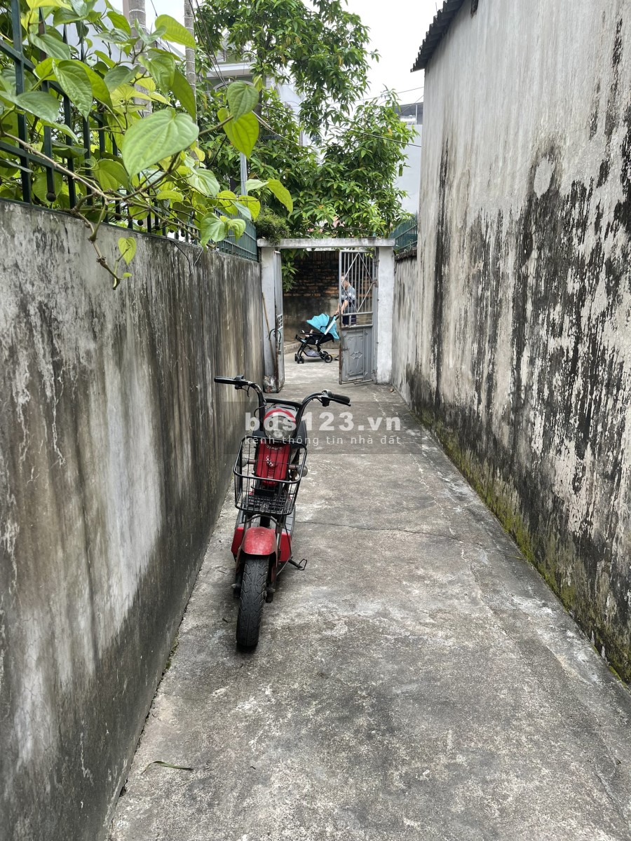 Bán gấp lô góc 40m2 đất Làng Ngọa Long, Minh Khai, Bắc Từ Liêm