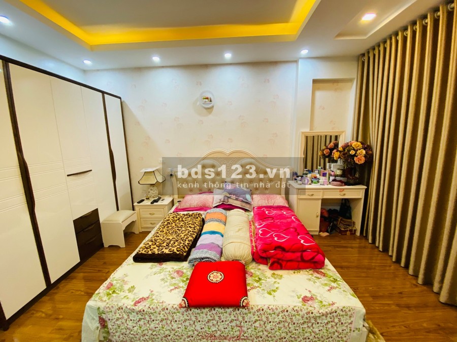 P/lô HIẾM dân trí cao ở ngay cách phố Trương Định chỉ 20m, 3PN, 42mx5t, mt 4m, giá 3.75 tỷ