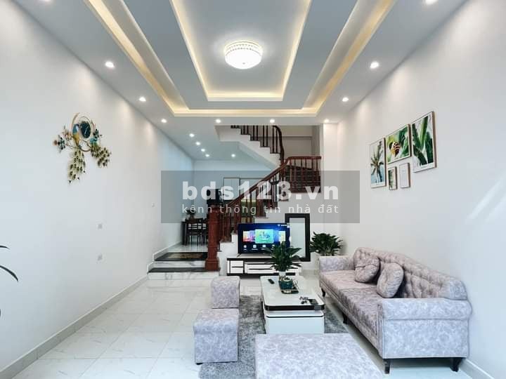 Hiếm, bán gấp nhà Khương Đình diện tích 45m2 x 5 tầng, 2 mặt thoáng giá bán chỉ 3.95 tỷ