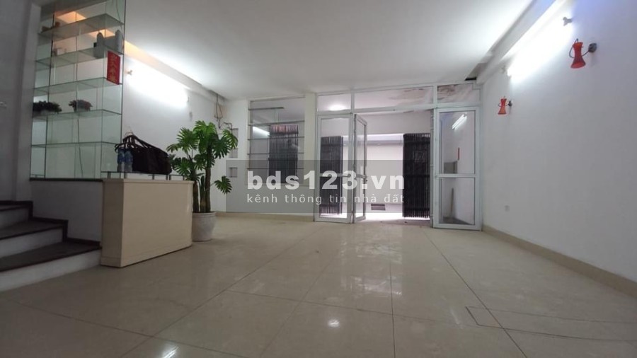 Đường thông ô tô 7 chỗ tránh xe ba gác có gara, gần trường wellspring sổ đỏ có sẵn