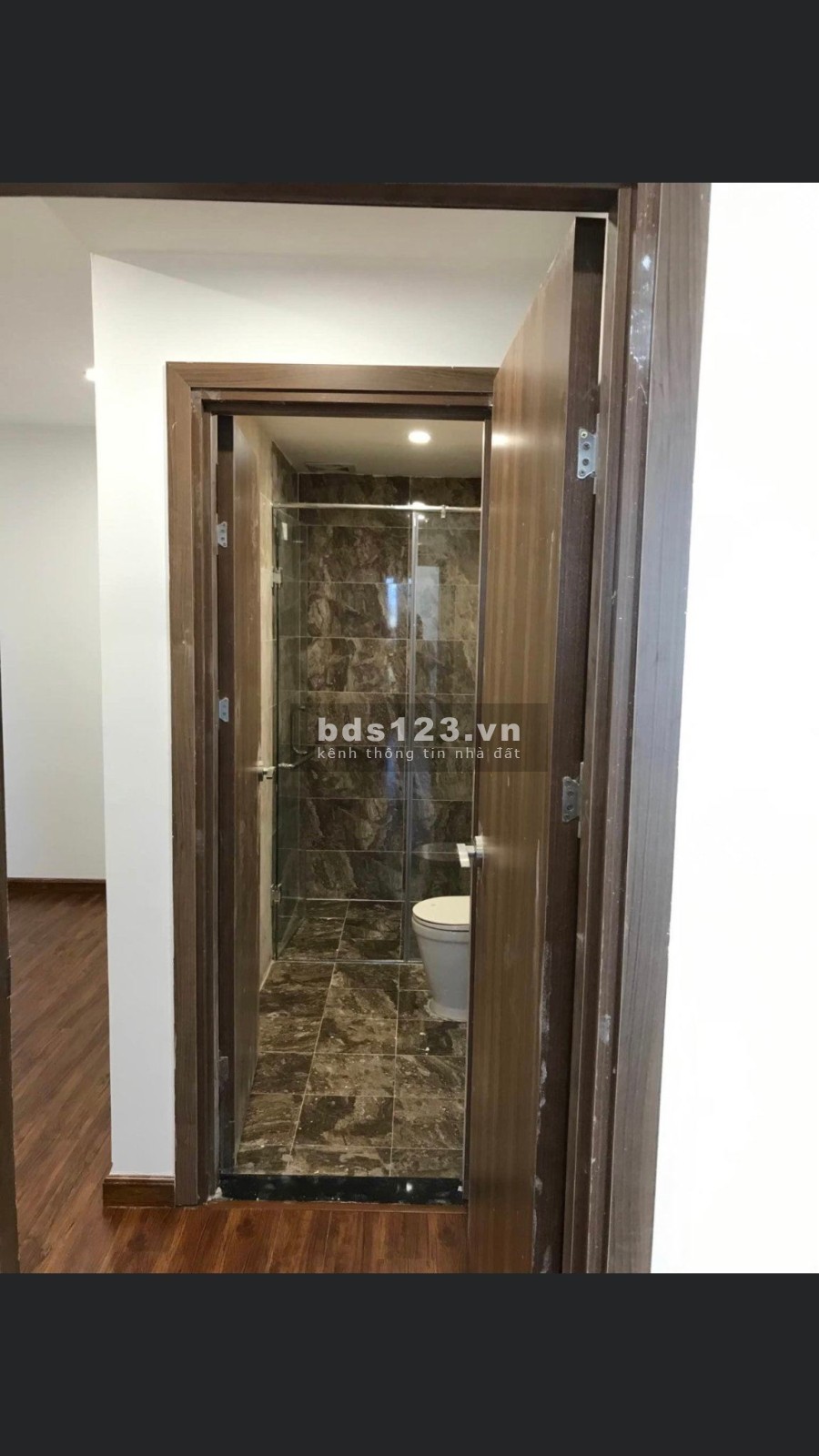 Chung Cư tòa Sky Center, 176 Định Công giá bán 2.3 tỷ, liên hệ 0867985586