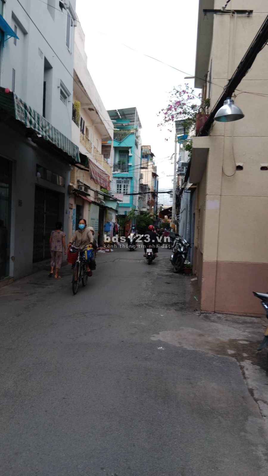 Cách Mạng Tháng Tám Quận Tân Bình, bán nhà hẻm xe hơi diện ích 20m2 giá bán 2.6 tỷ
