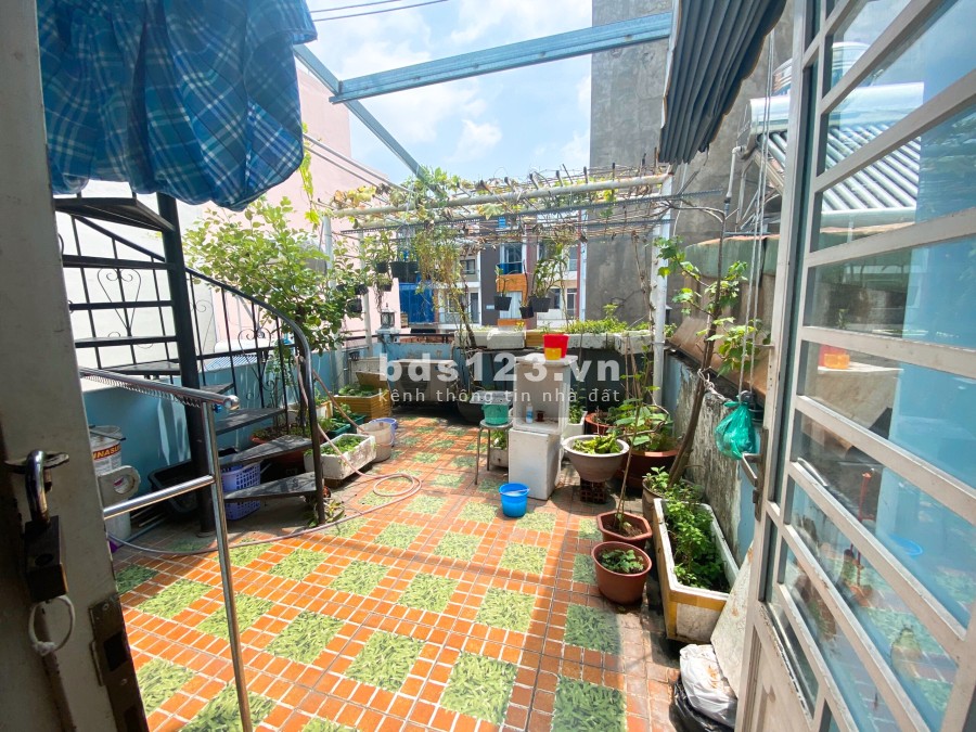 Bán nhà Quận Tân Phú hẻm 8m gần Aeon Tân Phú giấy tờ đầy đủ, liên hệ 0909467900