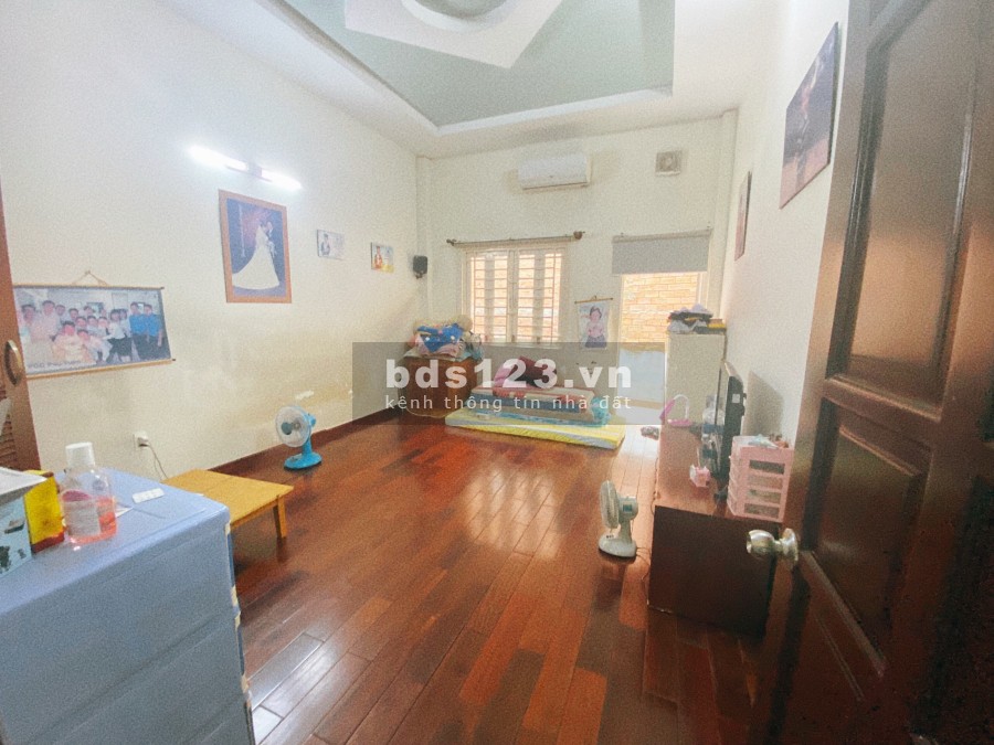 Bán nhà Quận Tân Phú hẻm 8m gần Aeon Tân Phú giấy tờ đầy đủ, liên hệ 0909467900