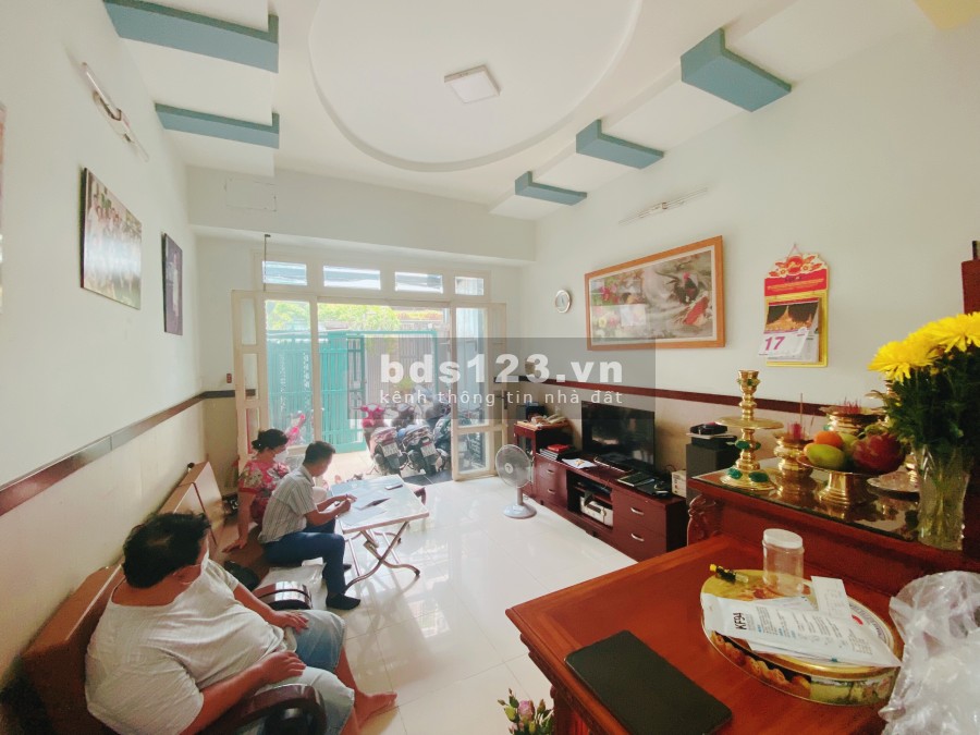 Bán nhà Quận Tân Phú hẻm 8m gần Aeon Tân Phú giấy tờ đầy đủ, liên hệ 0909467900