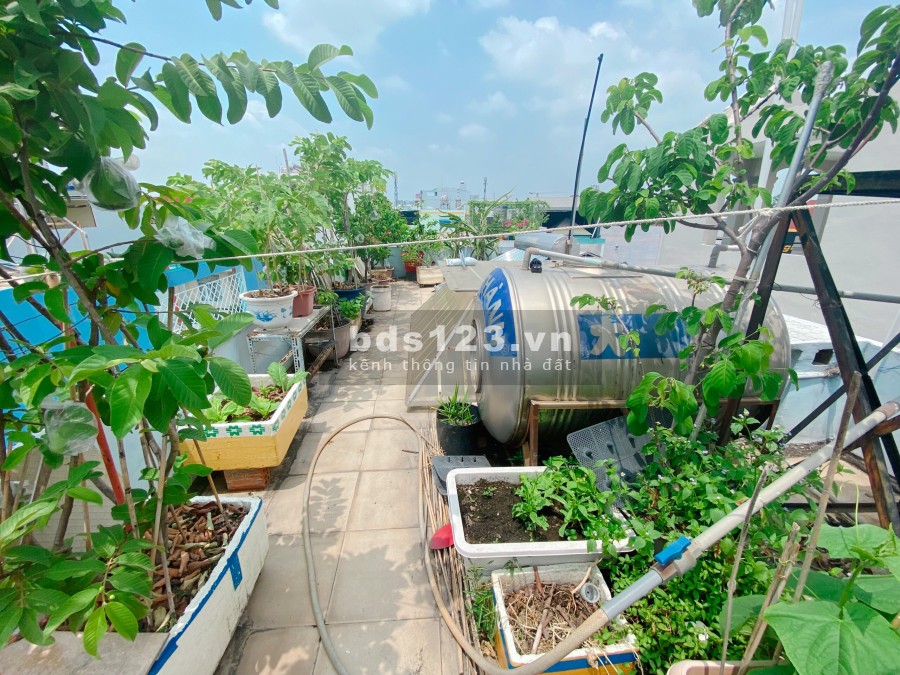 Bán nhà Quận Tân Phú hẻm 8m gần Aeon Tân Phú giấy tờ đầy đủ, liên hệ 0909467900