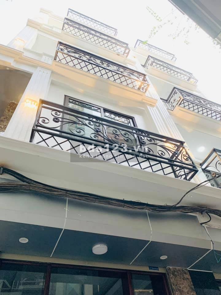 Bán nhà Bắc Từ Liêm, Dân trí tuyệt vời,Thuận tiện đi lại; 45m2; 5,2 tỷ
