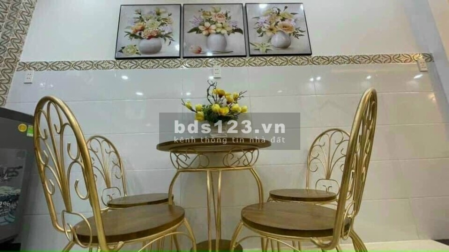 Nhà đẹp 85m2 (2 phòng ngủ - 2WC) giá 715 triệu/ sổ hồng riêng, đường Nguyễn Văn Bứa, O789.114.979