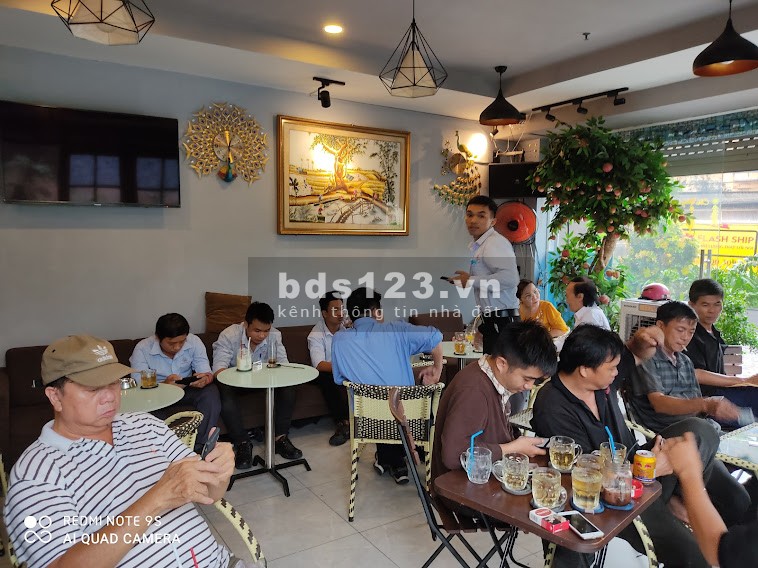 Căn góc Shophouse 2 mặt tiền, độc, đẹp, sổ hồng vĩnh viễn. Cho thuê 23Tr/1 Tháng.