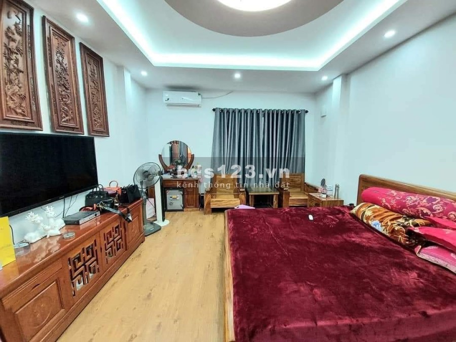Bán nhà Phố Minh Khai dtsd 38m2, 5 tầng mặt tiền 3.8m chỉ 40m ra đường ô tô, lh 0975463432