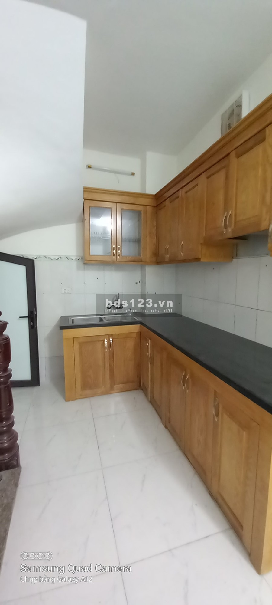 Bán nhà nguyên căn cực hiếm nhỉnh 3 tỷ ô tô đỗ cửa lô góc phố Vĩnh Hưng Hoàng Mai