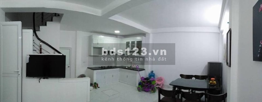 Bán nhà 3 tầng 30m2 tại tổ 5 Yên Nghĩa, Hà Đông, mặt tiền 5,2 m, giá 2.25 tỷ, hướng: Đông Nam