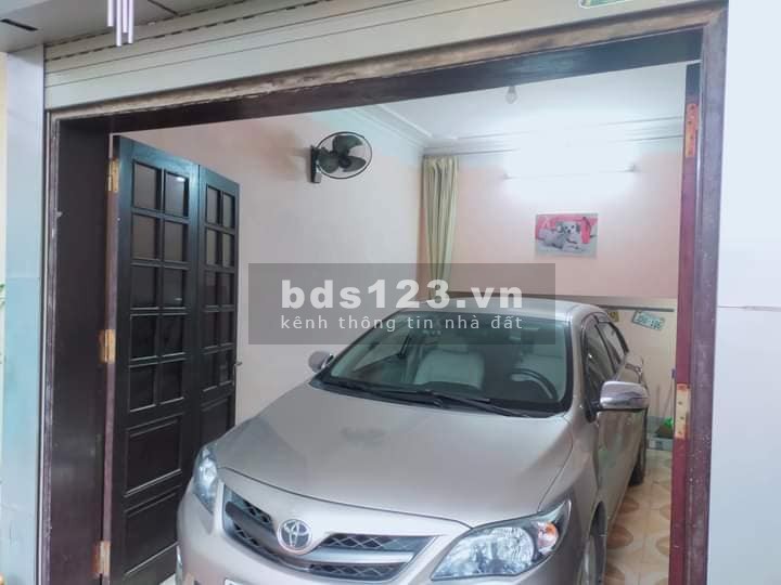 Bán nhà phố Nguyễn Ngọc Nại, ô tô qua nhà, 103m2, chỉ 9.9 tỷ