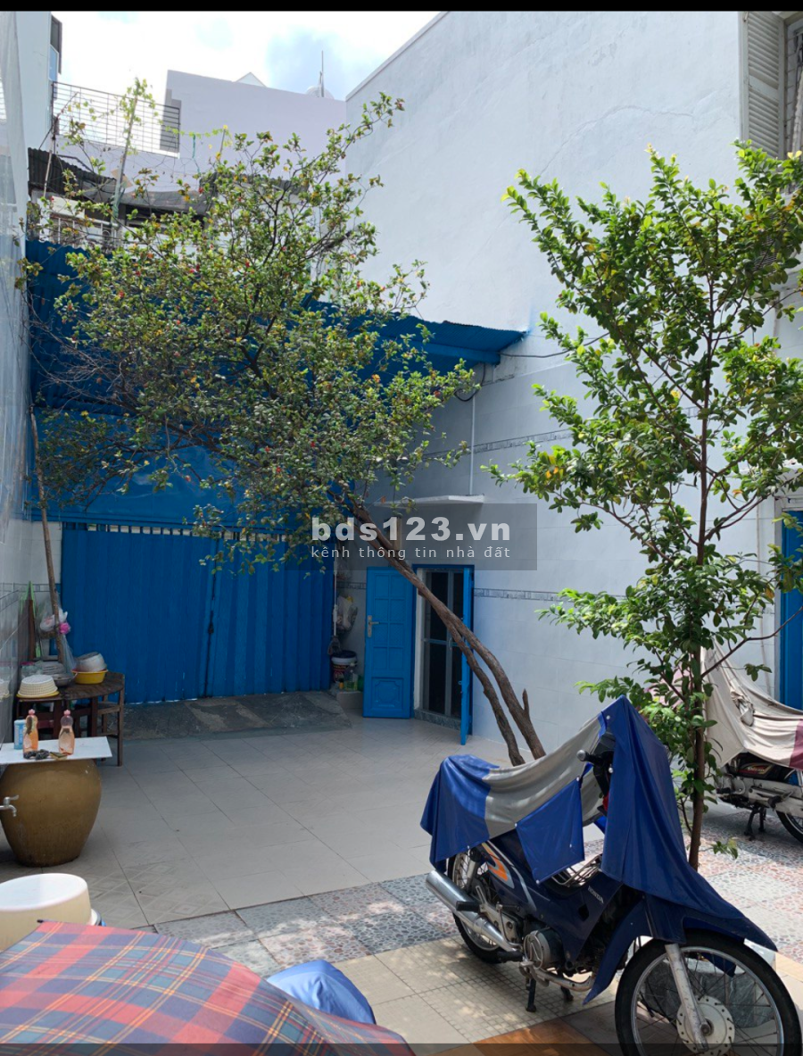 Nhà hẻm xe tải, cách đường 20m, khu thị tứ Quận 10 dân đông, liên hệ 0931848932