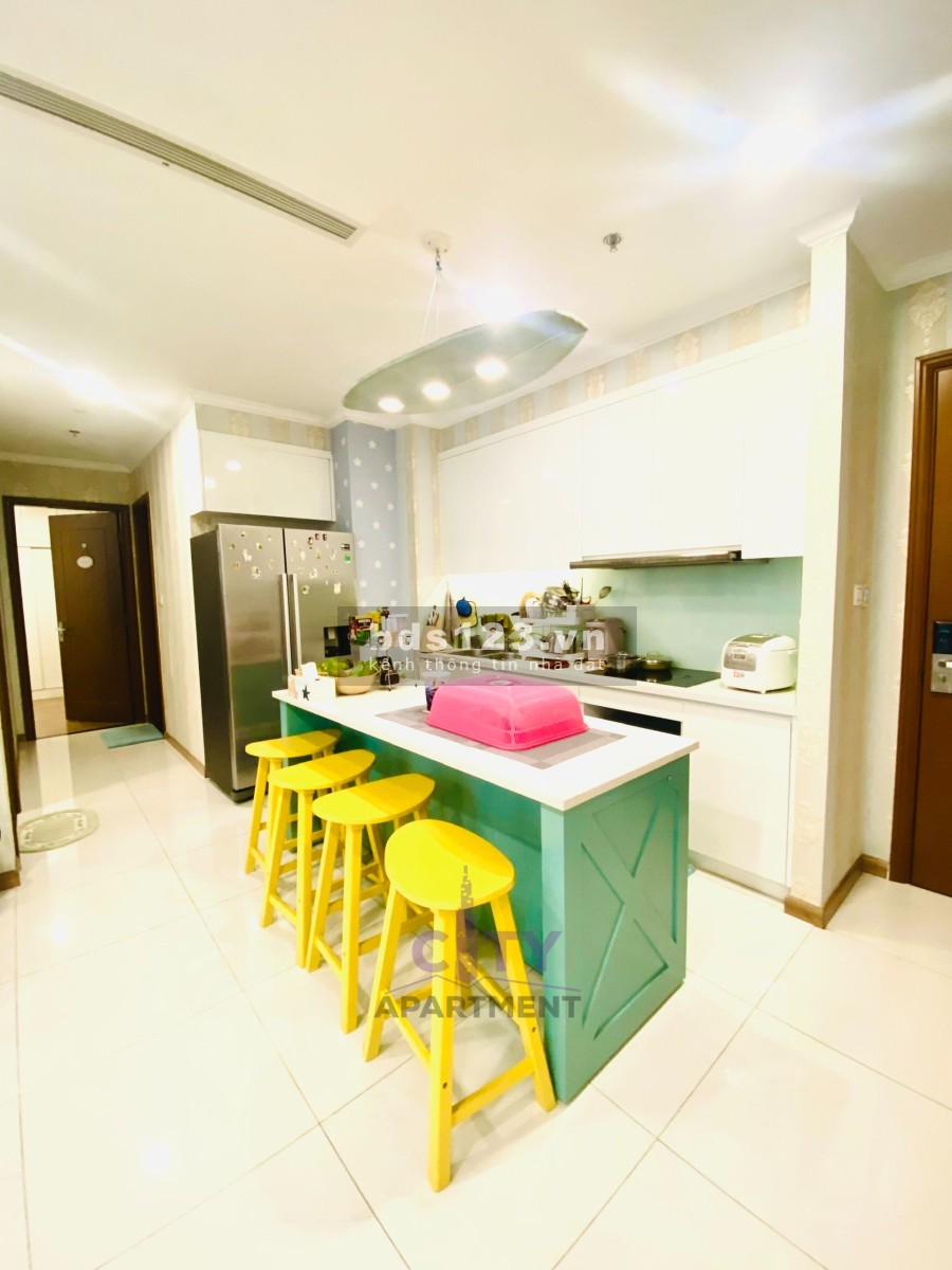 Chính chủ bán căn hộ Vinhomes Central Park 2 phòng ngủ, 2 nhà vệ sinh, hướng tốt