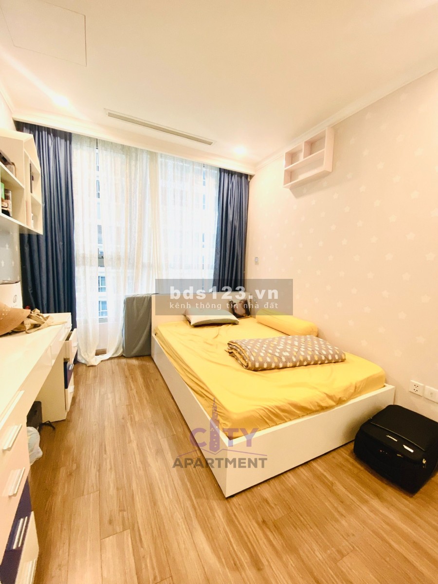 Chính chủ bán căn hộ Vinhomes Central Park 2 phòng ngủ, 2 nhà vệ sinh, hướng tốt