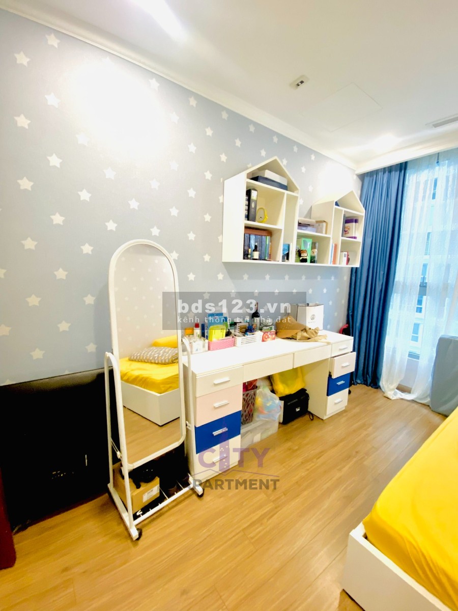 Chính chủ bán căn hộ Vinhomes Central Park 2 phòng ngủ, 2 nhà vệ sinh, hướng tốt