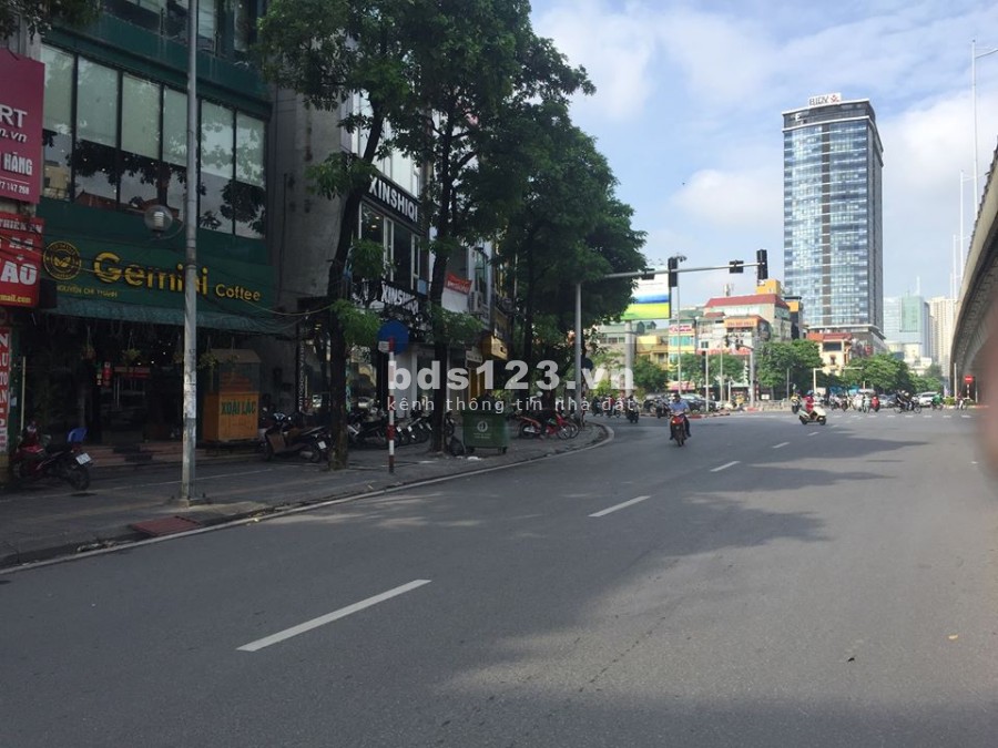 Bán nhà MP Nguyễn Chí Thanh 4 tầng x 33m2 giá 12,8 tỷ. LH 0912442669