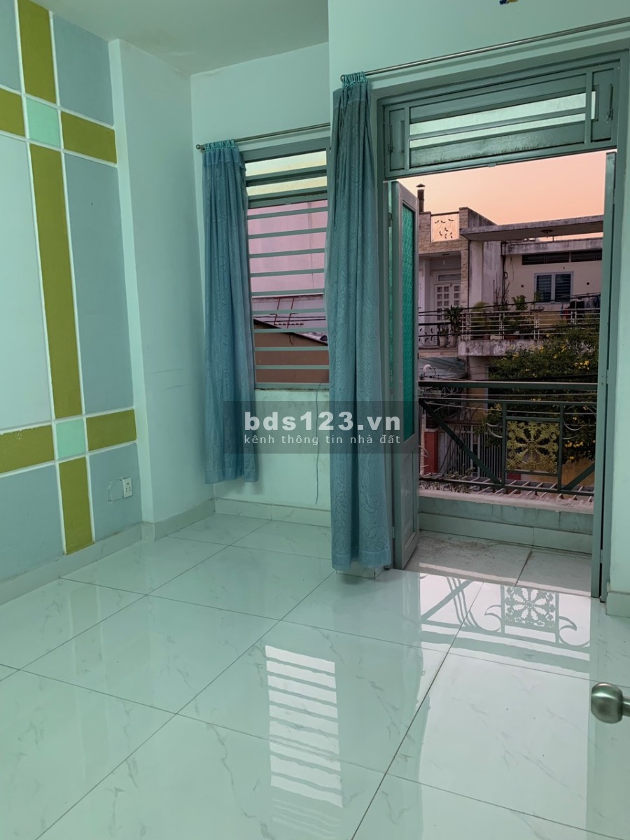Nhà bán 1 trệt 2 lầu đường Hiệp Thành 12, xe tải ra vào ổn giá 2.8 tỷ, liên hệ 0938001362
