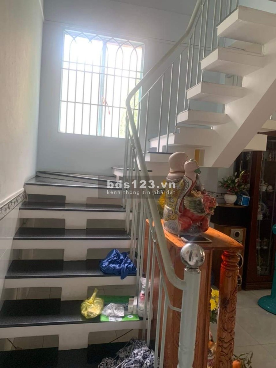 Nhà rộng tiện ở vừa mở công ty. Trường Chinh cạnh Bàu Cát. 7,9 tỷ