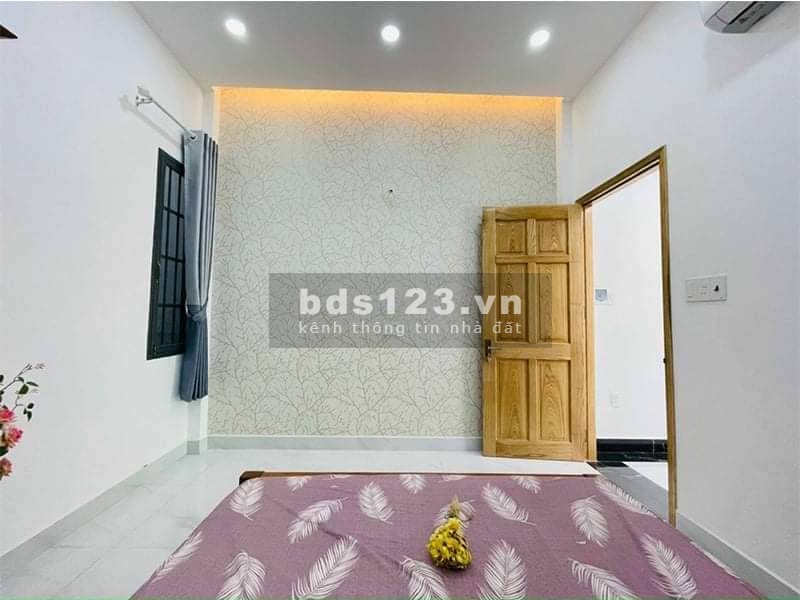 Nhà đẹp nội thất đẹp, hẻm xe hơi liên hệ 0379473796 giá bán chỉ 4.8 tỷ, sổ chính chủ
