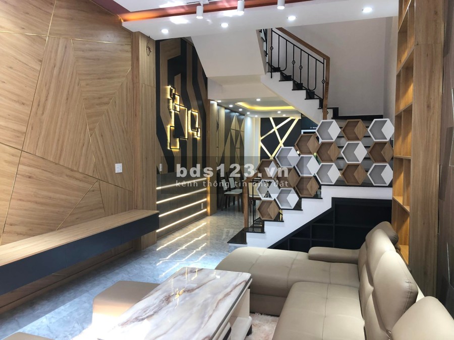 Siêu phẩm nhà 4 tầng, đường Núi Thành, Hải Châu, full nội thất cao cấp, dtsd 53m2 giá chỉ 4.8 tỷ