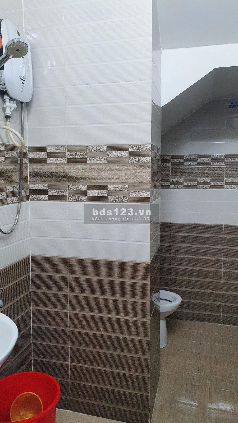 Bán gấp nhà giá rẻ Tăng Nhơn Phú B, Quận 9, Thủ Đức, xe hơi, diện tích sử dụng 70m2