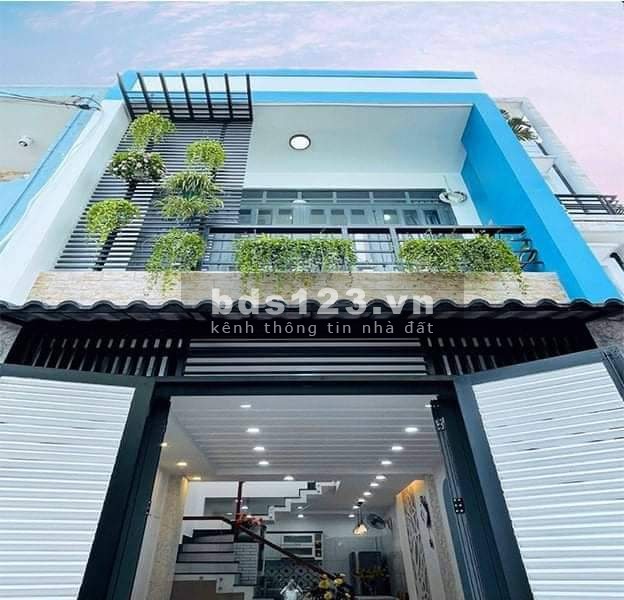 Nhà đẹp nội thất đẹp, hẻm xe hơi liên hệ 0379473796 giá bán chỉ 4.8 tỷ, sổ chính chủ