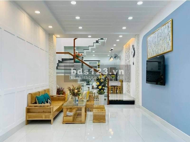 Nhà đẹp nội thất đẹp, hẻm xe hơi liên hệ 0379473796 giá bán chỉ 4.8 tỷ, sổ chính chủ