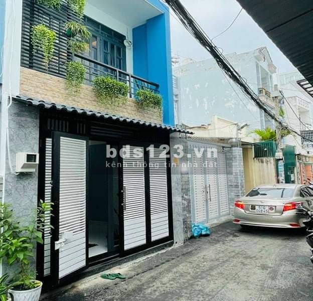 Nhà đẹp nội thất đẹp, hẻm xe hơi liên hệ 0379473796 giá bán chỉ 4.8 tỷ, sổ chính chủ