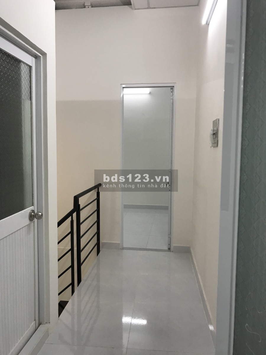 Nhà cho thuê nguyên căn đường Nguyễn Đình Chiểu Quận 3, liên hệ 0903724763
