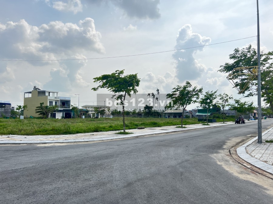 Bán đất mặt tiền đường Lớn 21m Nguyễn Tri Phương, Ngay TTTP Quảng Ngãi.