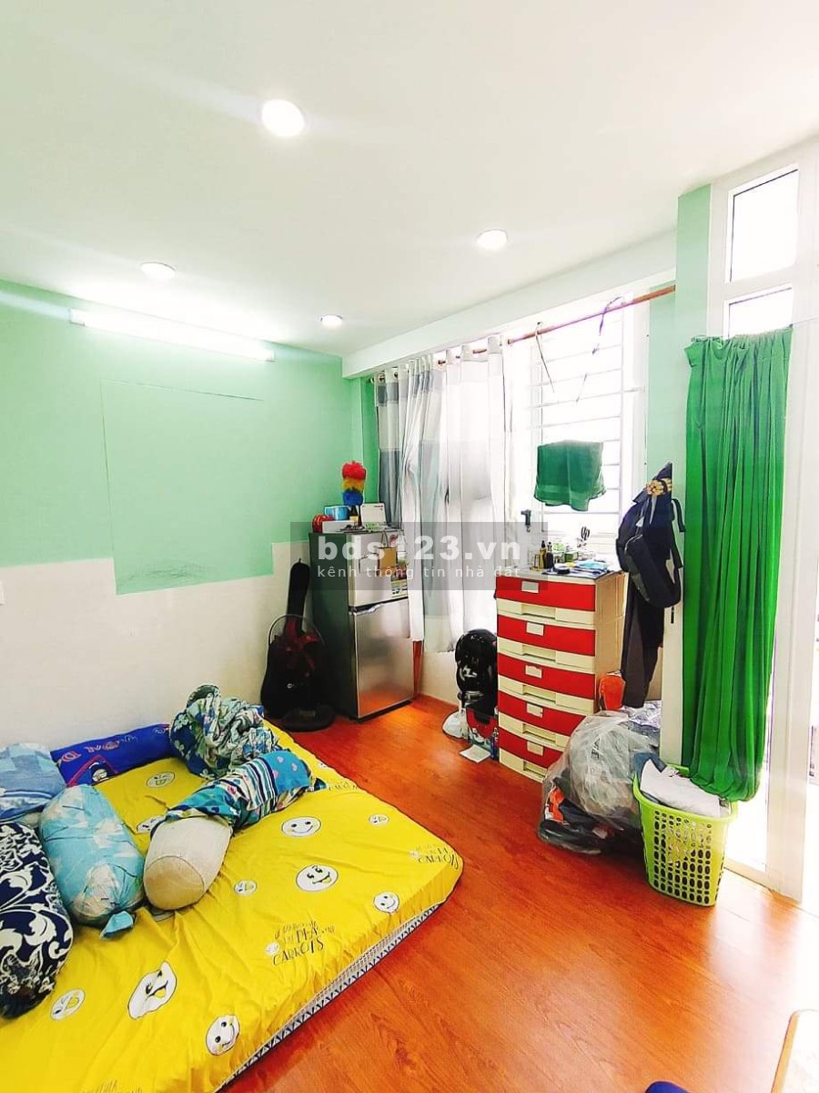 Bán nhà đường Đất Thánh, Tân Bình, diện tích 41m2, 5 pn, giá bán 6.1 tỷ sổ hồng