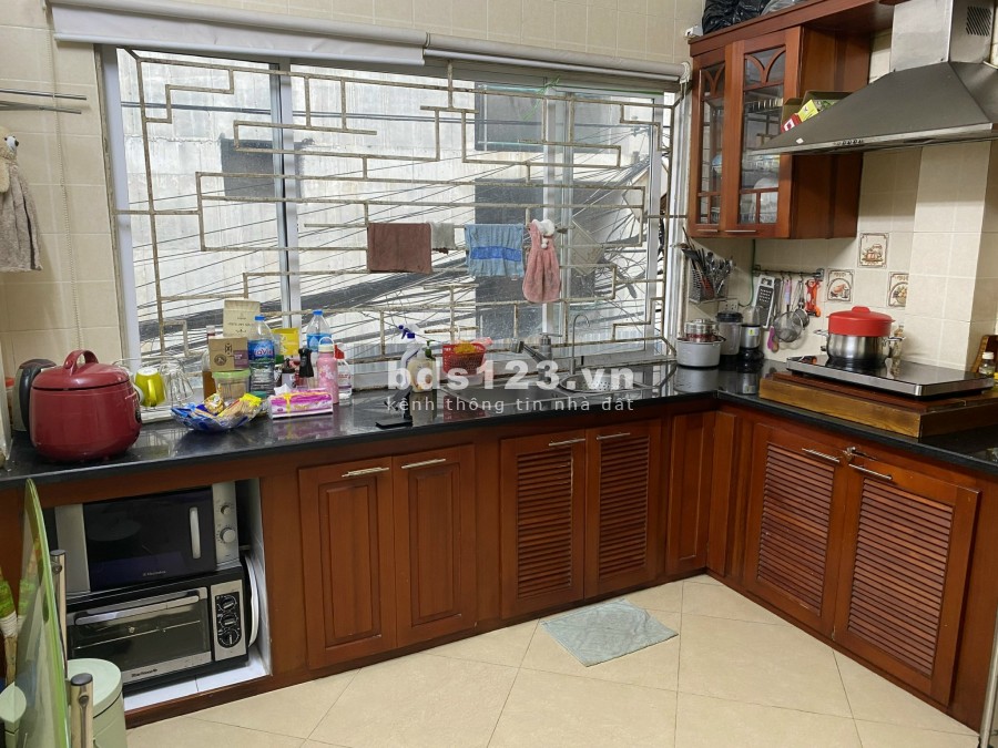 Bán nhà mặt ngõ số 5 Láng Hạ diện tích 120m2 khu dân cư đông đúc, giá tốt đầu tư
