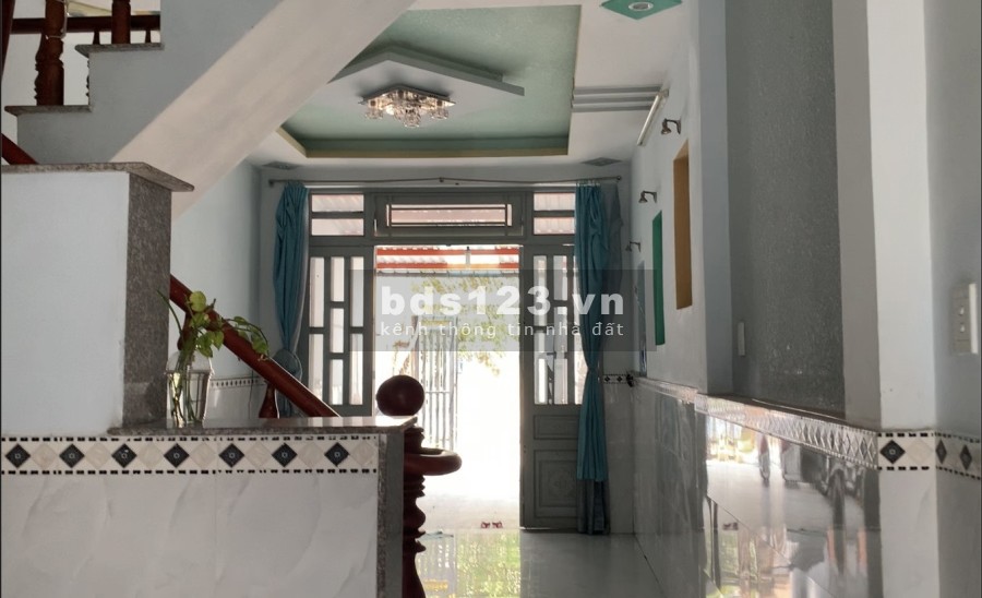 Nhà bán 1 trệt 2 lầu đường Hiệp Thành 12, xe tải ra vào ổn giá 2.8 tỷ, liên hệ 0938001362