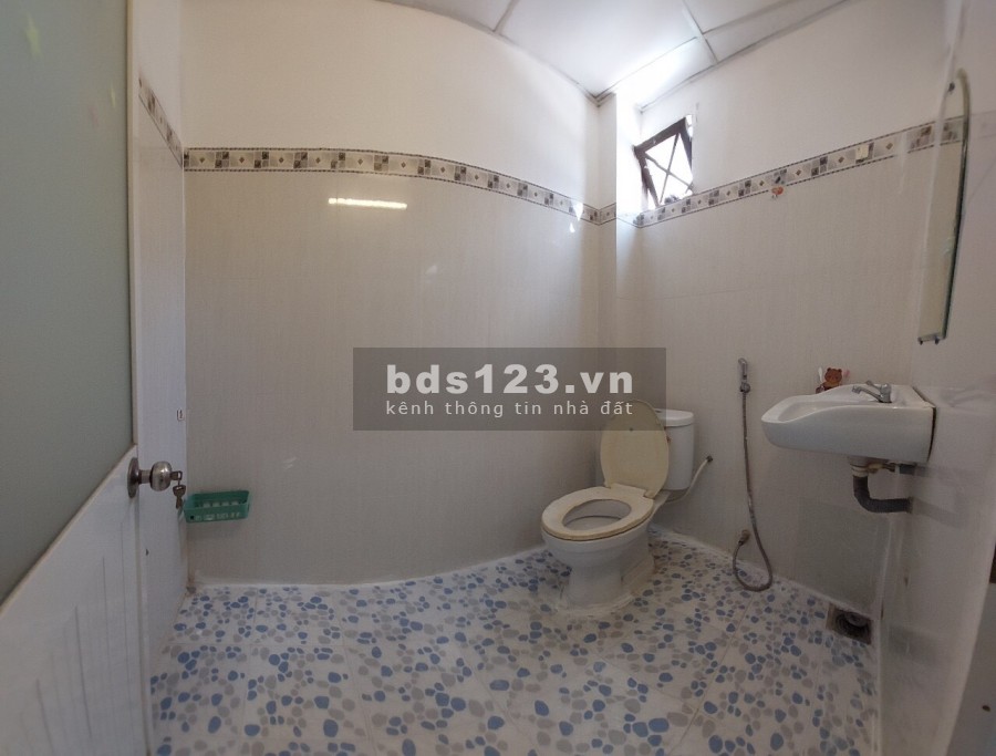 Bán nhà chính chủ Phan Văn Trị, Quận Bình Thạnh giá bán 4.99 tỷ, đầy đủ tiện nghi, giá tốt