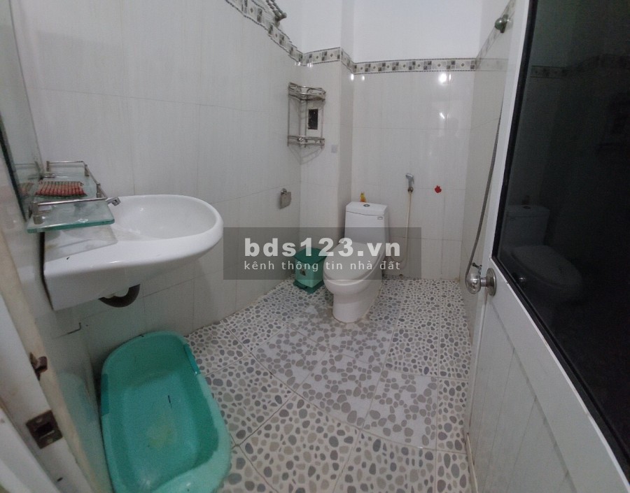 Bán nhà chính chủ Phan Văn Trị, Quận Bình Thạnh giá bán 4.99 tỷ, đầy đủ tiện nghi, giá tốt