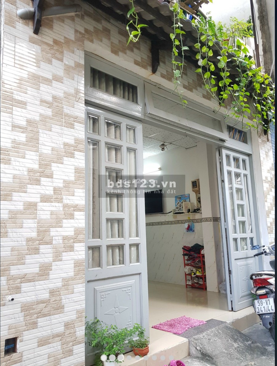 Bán nhà chính chủ Phan Văn Trị, Quận Bình Thạnh giá bán 4.99 tỷ, đầy đủ tiện nghi, giá tốt